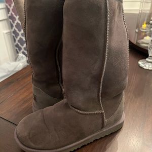 Classic Tall gray Uggs. Women’s size 5 Worn once, EUC